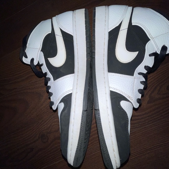 Jordan 1 mid black/white mens size 10 mint condition - Picture 5 of 16